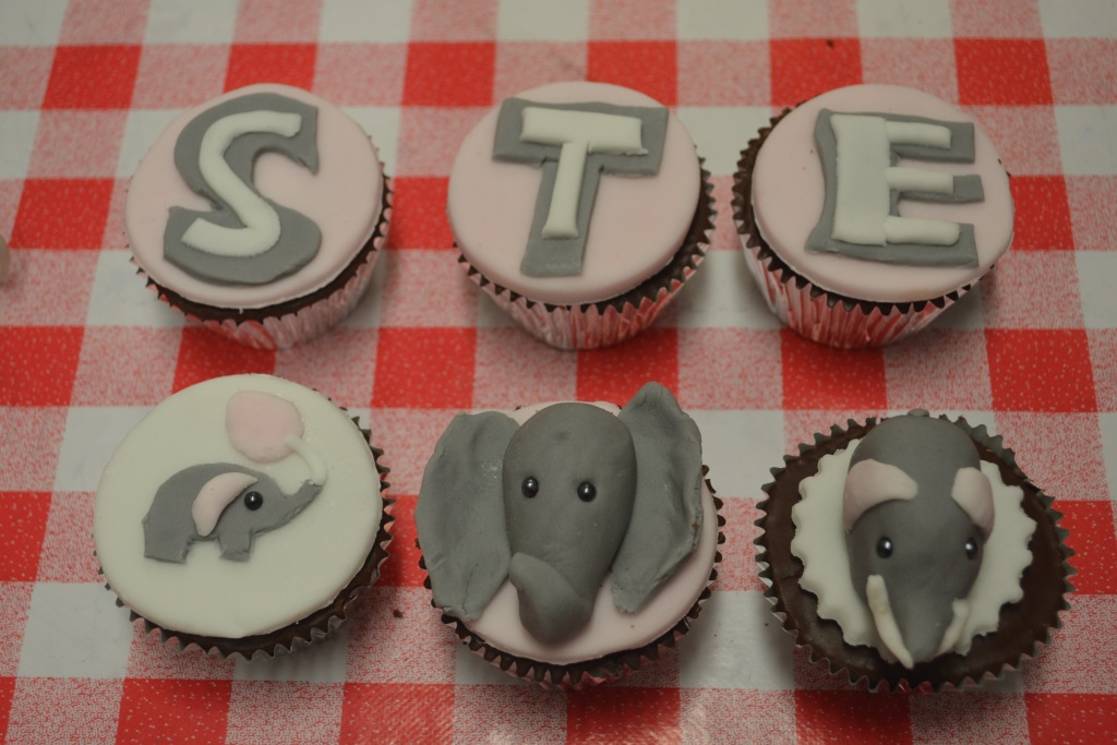 how to organise a cake sale